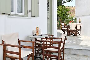 Hara Studios and Apartments