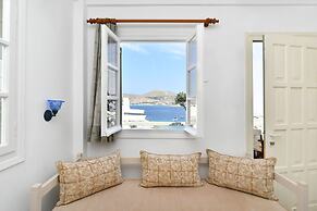 Hara Studios and Apartments