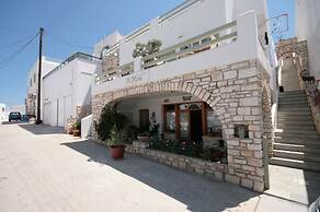 Hara Studios and Apartments