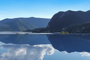 Gaeta Splendid Lake