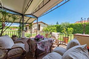 Villa Pallina With Pool