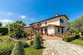 Villa Pallina With Pool