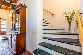 Villa Pallina With Pool