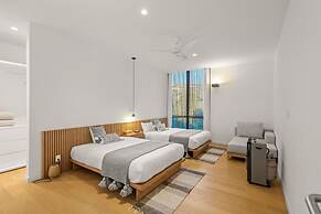Hotel Cuatro Cuatros