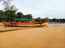 The Azure - M'Pai Bay