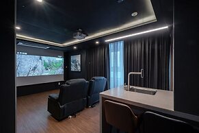 Felix by STX Hotel & Suite