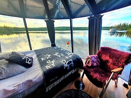 Overwater Hut Kuusamo