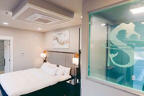 River Sirens Hotel