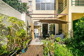 Alameda Patio Hideaway