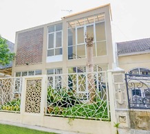 Omah Anin Boarding House