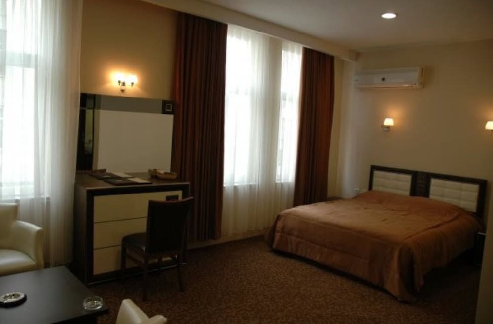 Grand Adanus Hotel