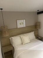 Moet Medellin Hotel