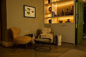 The Falcon Hotel