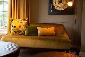 The Falcon Hotel
