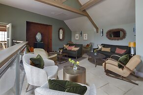 The Falcon Hotel