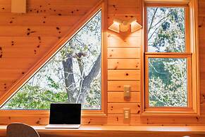 Izu House Luxury Log with Cozy Fireplace