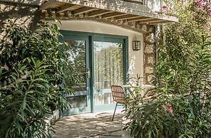 Pilos Suites