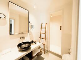 Pilos Suites