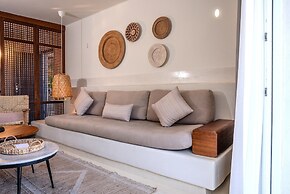 Pilos Suites