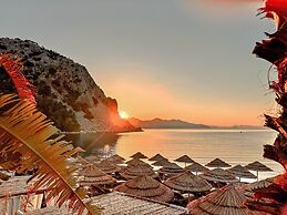 Pilos Suites
