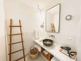Pilos Suites