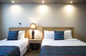 Ritz Plaza Hotel
