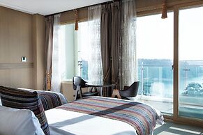 Ritz Plaza Hotel