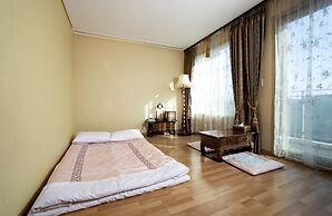 Ritz Plaza Hotel