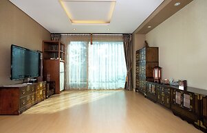 Ritz Plaza Hotel