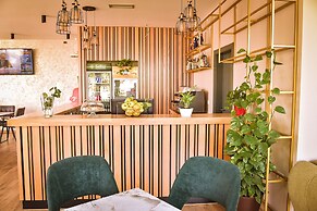 Airport Garden Hotel