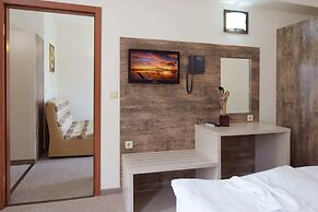 Hotel Lira