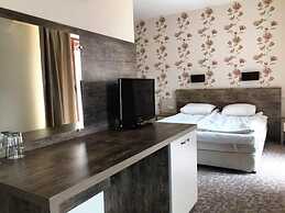 Hotel Lira