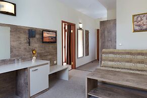 Hotel Lira
