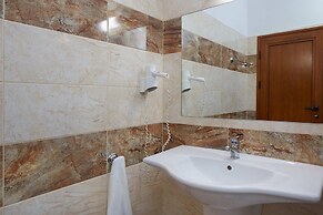 Hotel Lira