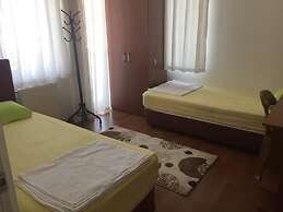 Ugurevler Apart