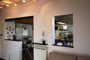 ILA1505 House Golia