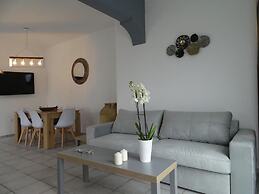 Santoriviera House