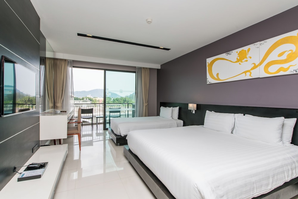 4616 - Studio With Balcony & Pool Near Patong Beach