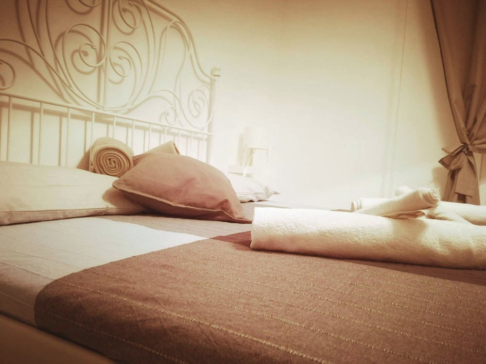 Rhome Sweet Rhome Suite