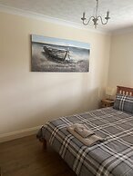 Waterfront House 3 BR Parking St Neots Town Centre