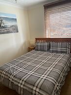 Waterfront House 3 BR Parking St Neots Town Centre