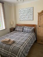 Waterfront House 3 BR Parking St Neots Town Centre