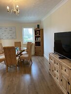 Waterfront House 3 BR Parking St Neots Town Centre