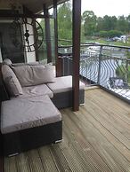 Waterfront House 3 BR Parking St Neots Town Centre