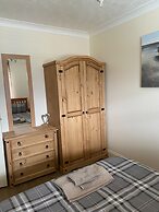 Waterfront House 3 BR Parking St Neots Town Centre