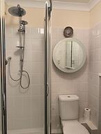 Waterfront House 3 BR Parking St Neots Town Centre