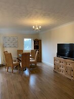 Waterfront House 3 BR Parking St Neots Town Centre