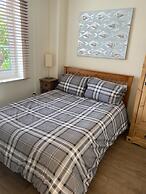 Waterfront House 3 BR Parking St Neots Town Centre