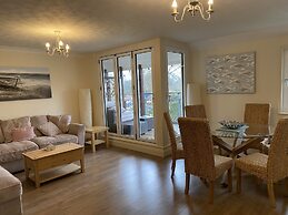 Waterfront House 3 BR Parking St Neots Town Centre