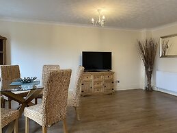 Waterfront House 3 BR Parking St Neots Town Centre